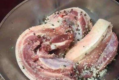 腊肉健康吗？我认真想了三天，最后把厨房里那挂腊肉又挂回去了