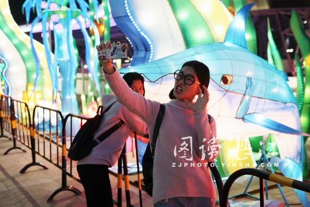 小k讲科技，雪花为什么是六角形？这背后的物理法则比童话还美