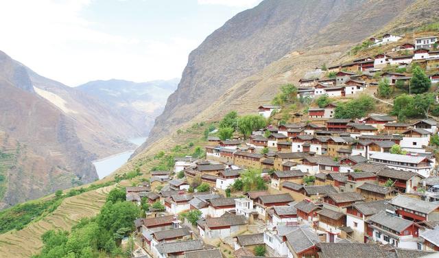 海南苗寨旅游攻略，钻进五指山深处，我找到了一个会呼吸的黎苗村落