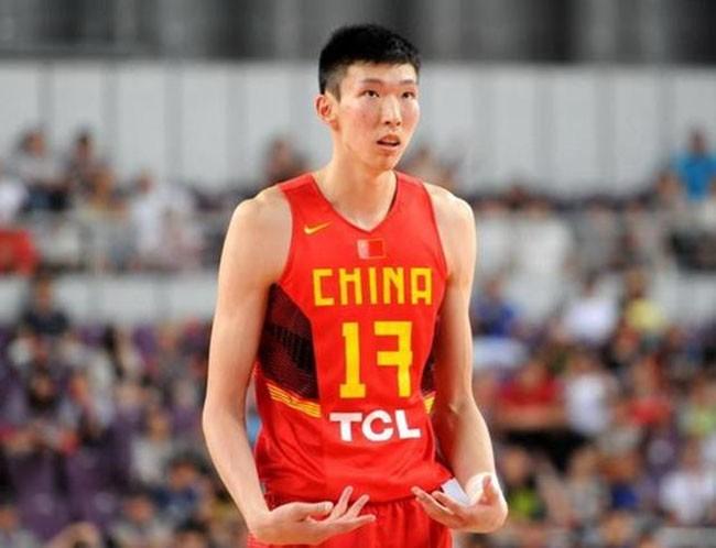 周琦NBA工资，从火箭到凤凰城，一个中国大个子的美金账本